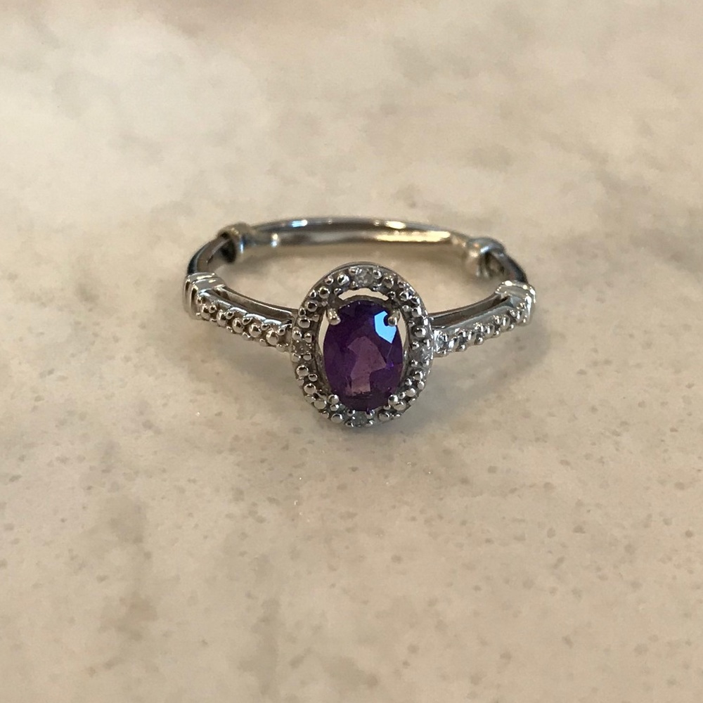 Sterling Silver Ring with Amethyst